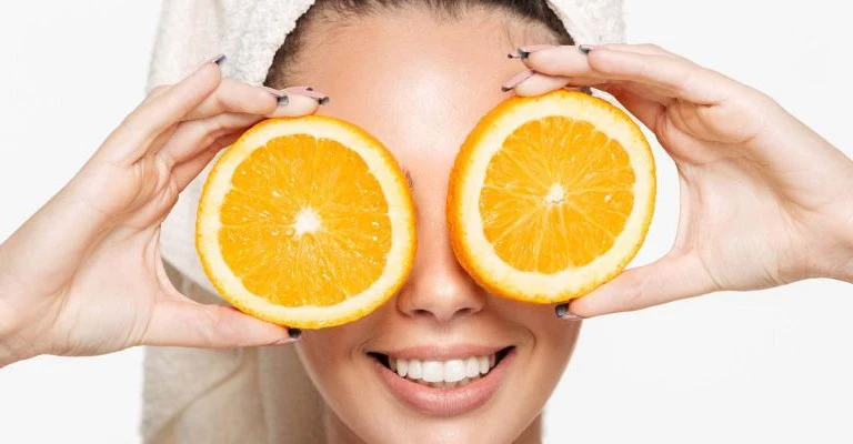 14 tuổi có nên dùng serum Vitamin C không? 14 tuổi có nên dùng serum Vitamin C không?